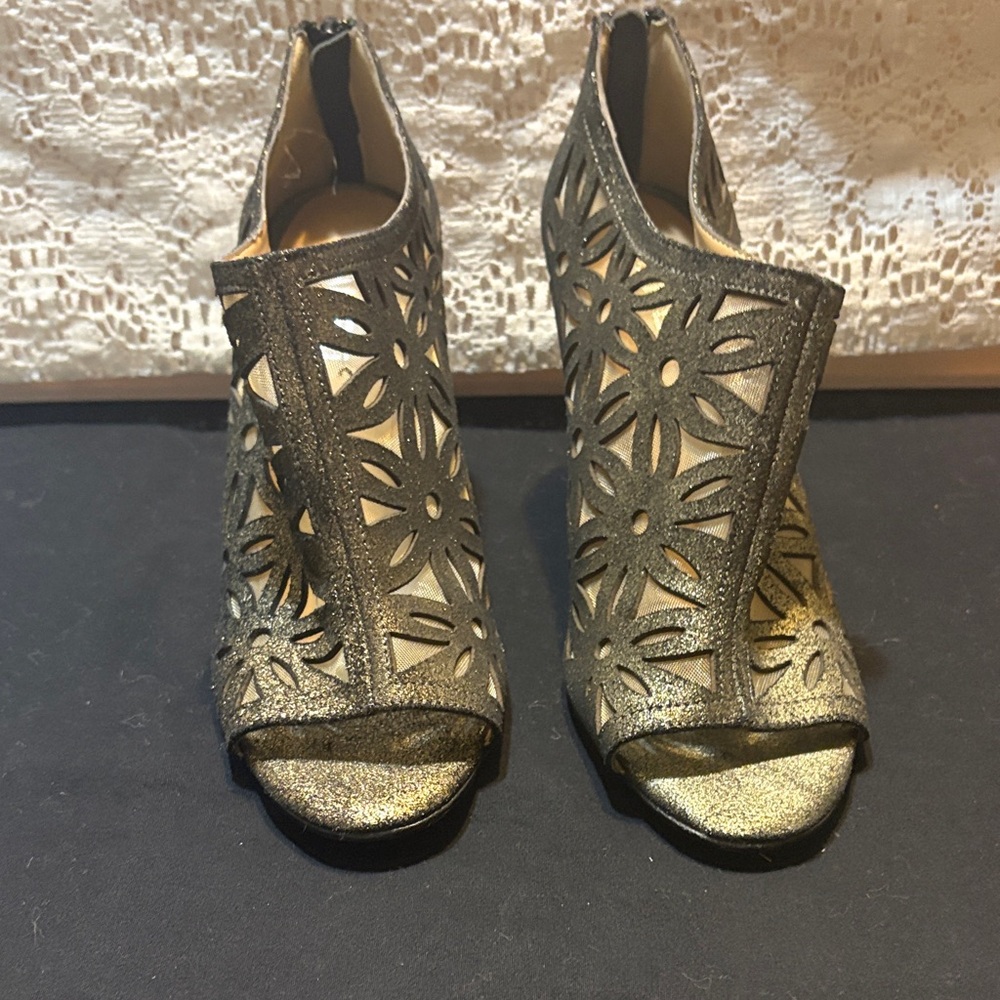Van Eli Gold Floral Cutout Heels